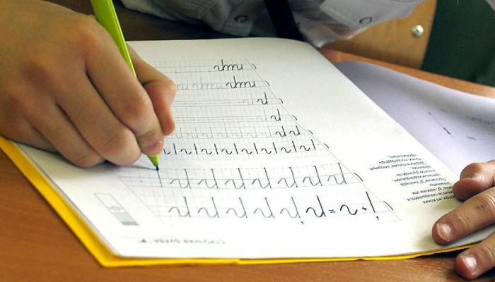 Как исправить ребенку почерк: советы и практические шаги